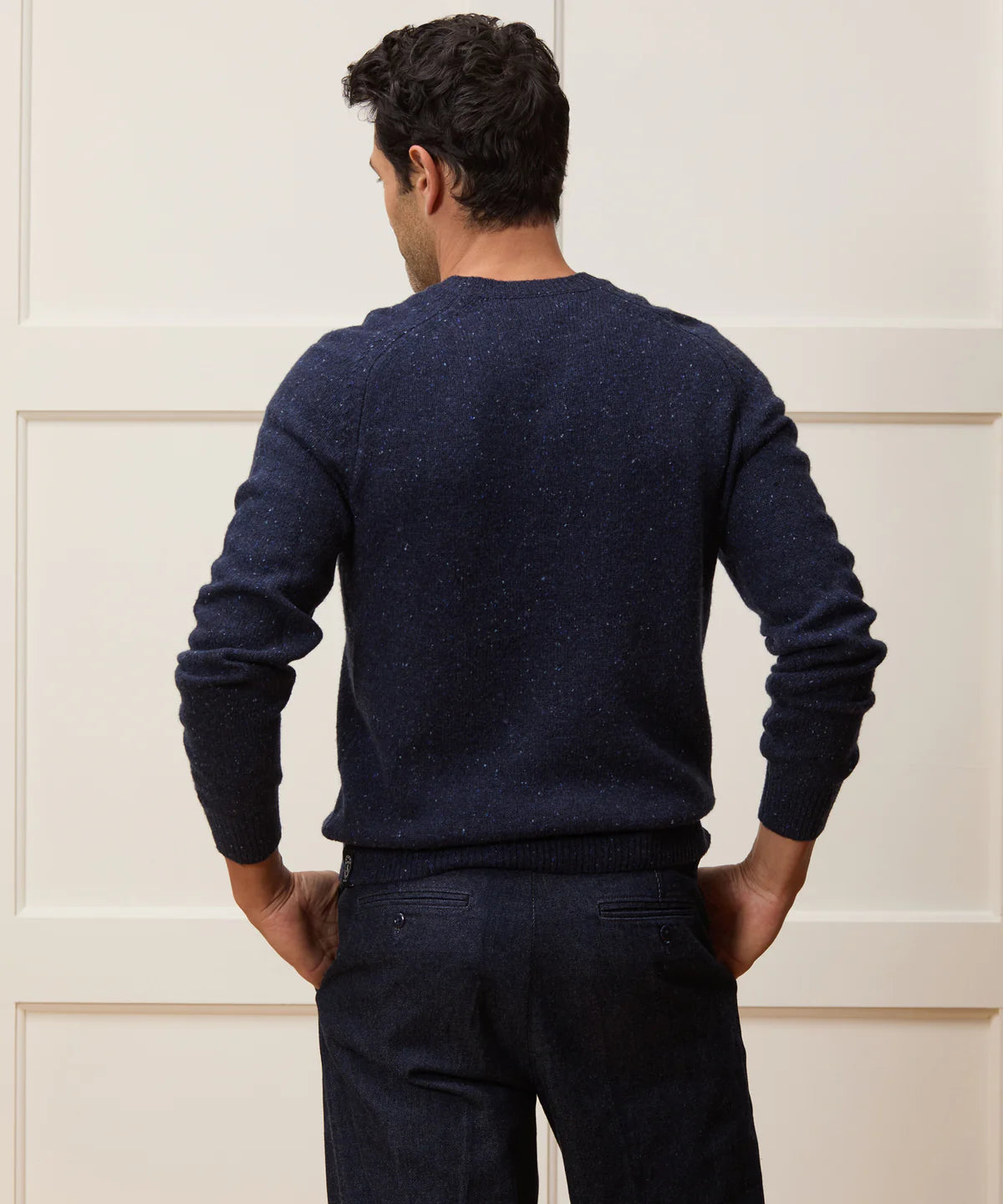 Todd Snyder - TODD SNYDER DONEGAL CREWNECK IN NAVY - Rent With Thred