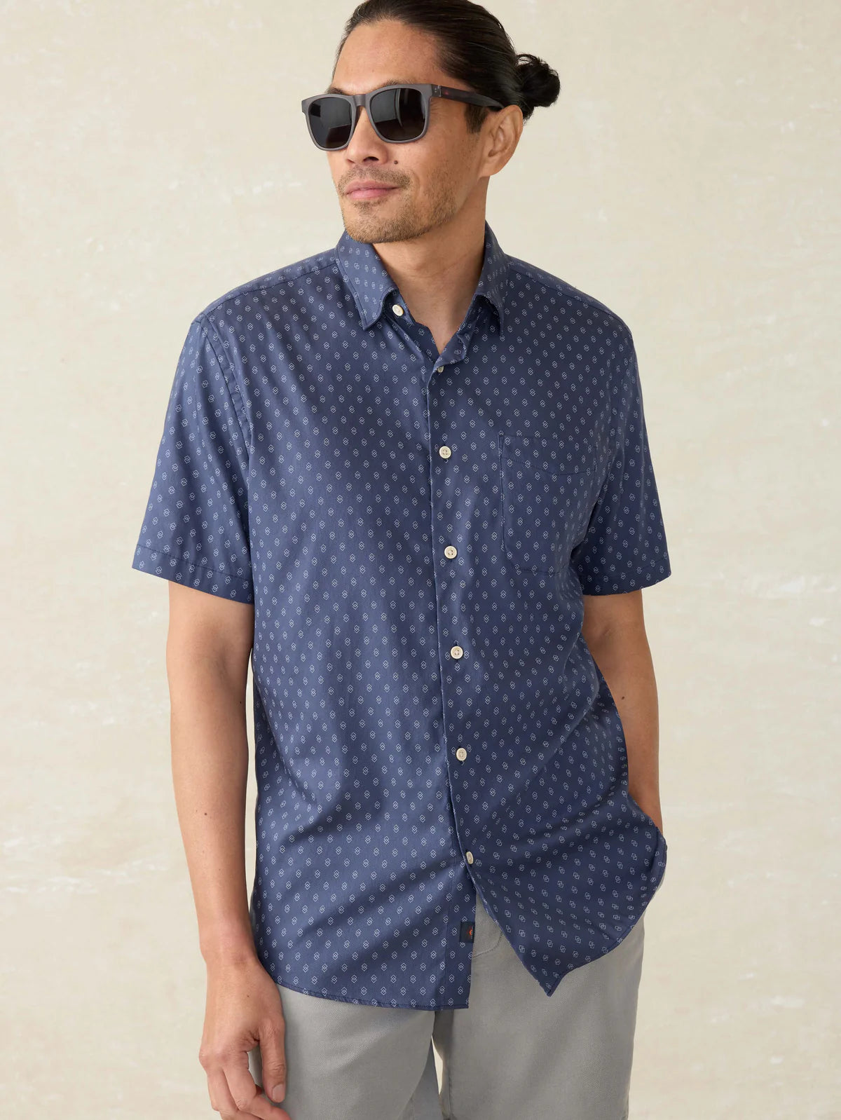 Faherty - FAHERTY MOVEMENT SS SHIRT IN NAVY DUSK DIAMOND - Rent With Thred