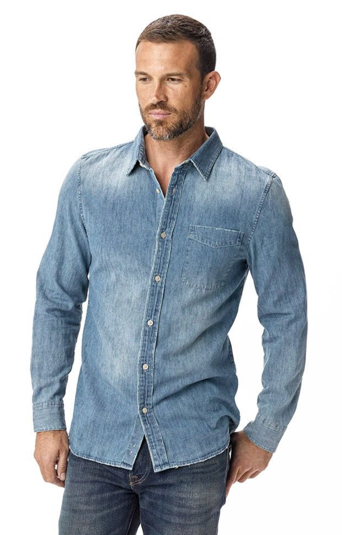 Buck Mason - BUCK MASON VINTAGE ONE POCKET SHIRT IN 12-MONTH DENIM - Rent With Thred
