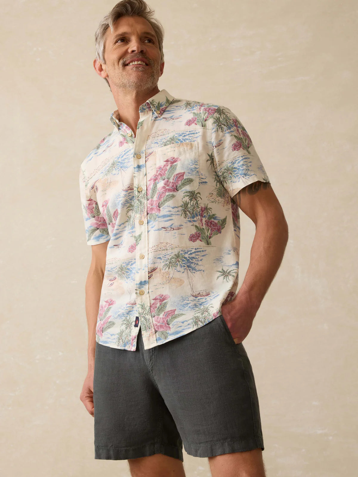 Faherty - FAHERTY BREEZE SS SHIRT IN MOLOKAI SCENIC TROPICAL - Rent With Thred