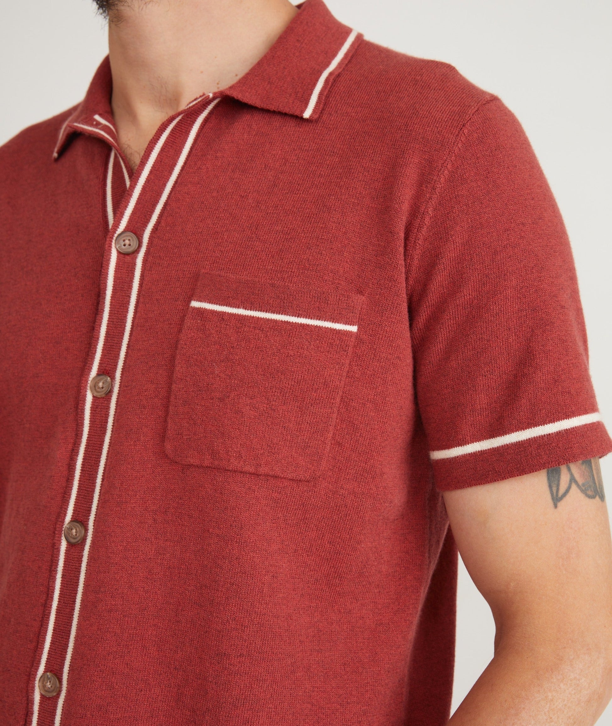 Marine Layer - MARINE LAYER WYATT TIPPED SWEATER BUTTON DOWN IN CHILI - Rent With Thred