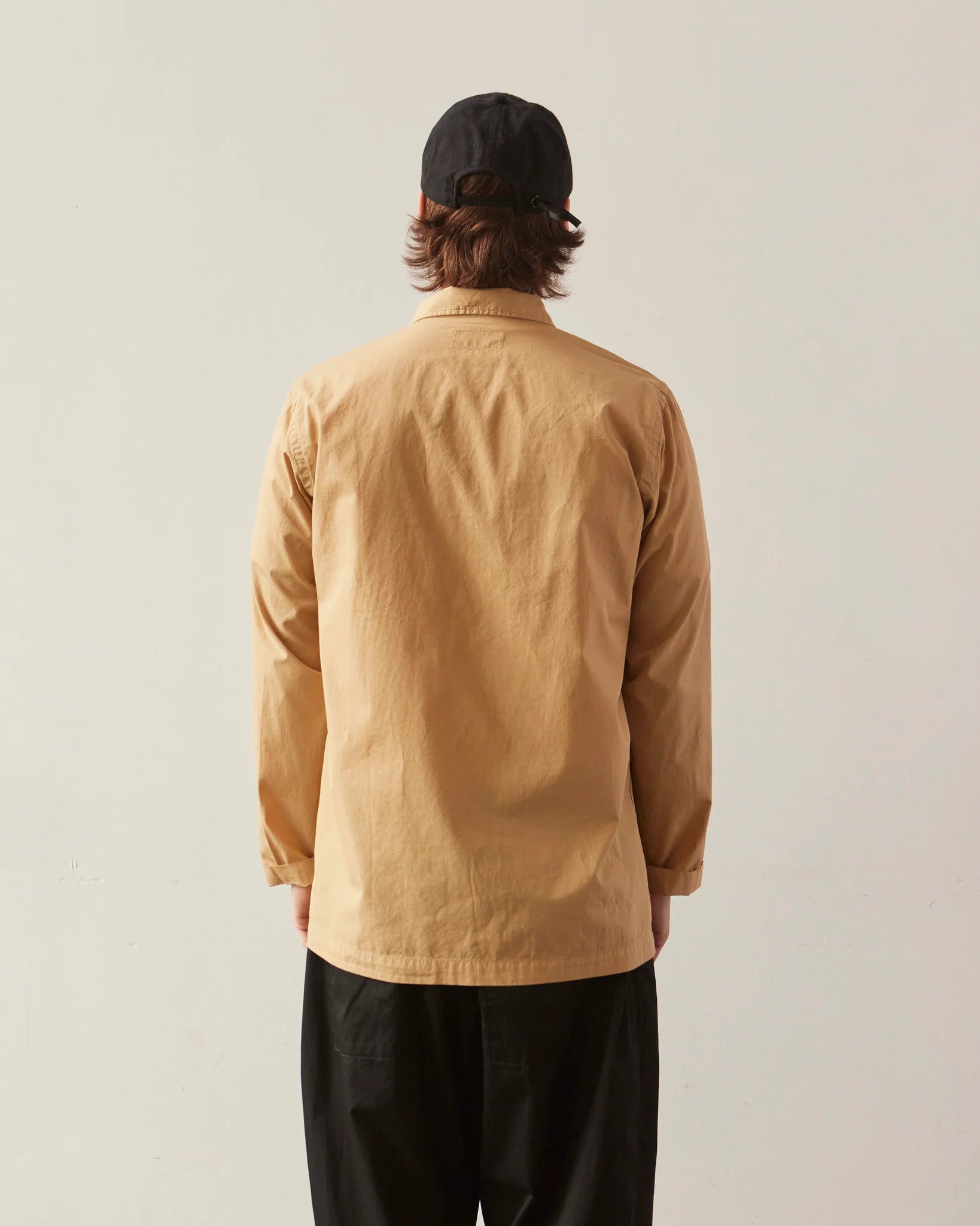 Universal Works - UNIVERSAL WORKS BAKER’S ORGANIC POPLIN OVERSHIRT IN SAND - Rent With Thred