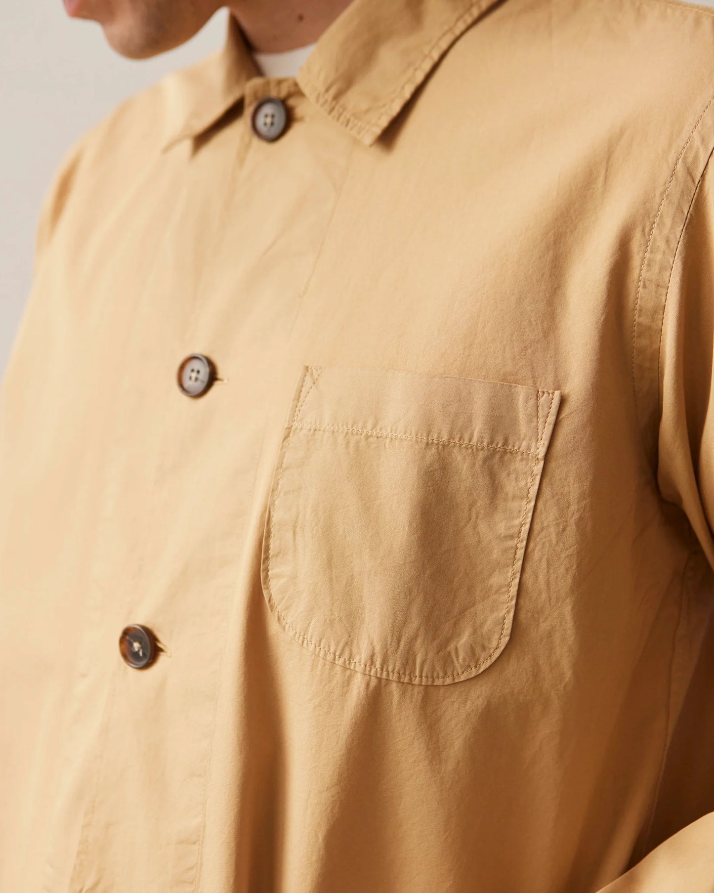Universal Works - UNIVERSAL WORKS BAKER’S ORGANIC POPLIN OVERSHIRT IN SAND - Rent With Thred