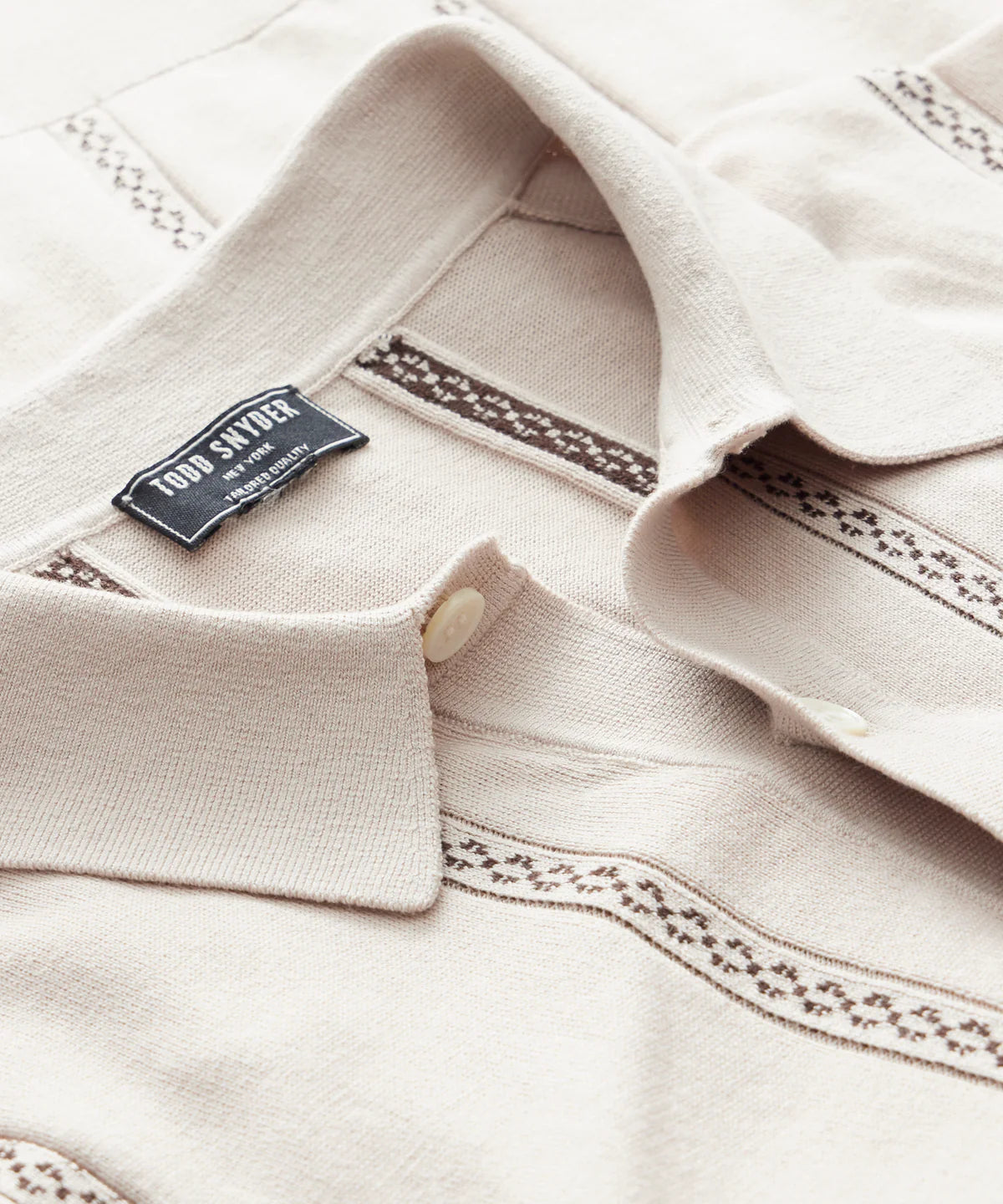 Todd Snyder - TODD SNYDER DECO STRIPE SHORT-SLEEVE SWEATER POLO IN DESERT BEIGE - Rent With Thred