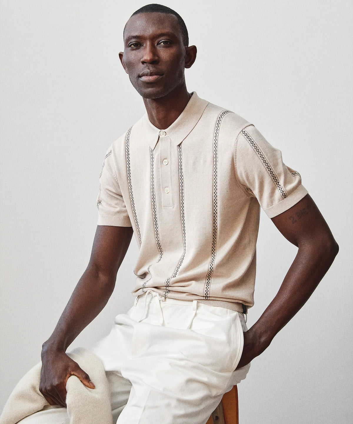 Todd Snyder - TODD SNYDER DECO STRIPE SHORT-SLEEVE SWEATER POLO IN DESERT BEIGE - Rent With Thred